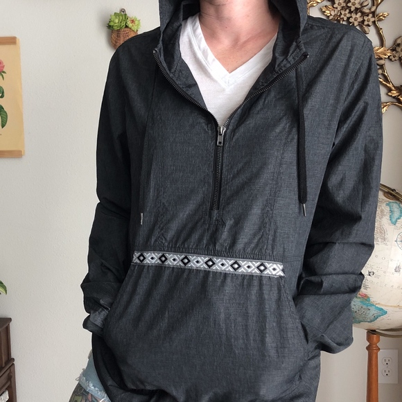 Zine Packable Hooded Windbreaker - Picture 2 of 8